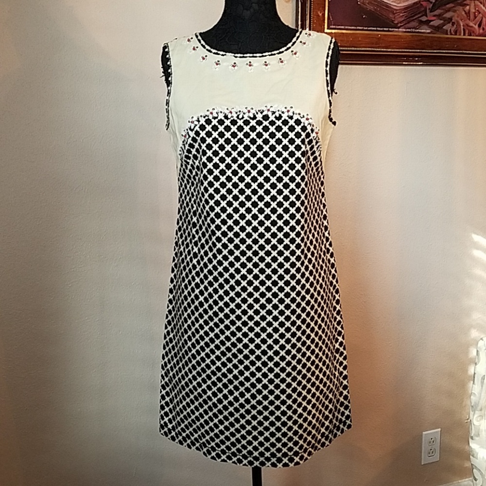 Chelsea & Violet Dress - Picture 3 of 10
